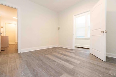1909 Pogue Ave, Cincinnati, OH 45208 - photo 6