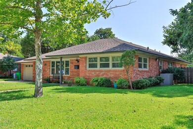 1212 Magnolia St, Gainesville, TX 76240 - photo 2