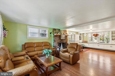 425 Montgomery Ave, Souderton, PA 18964 - photo 3