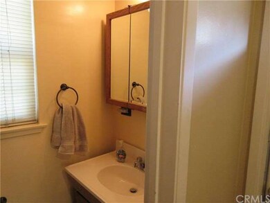 1/2 Bathroom