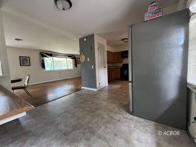 Dining/Kitchen