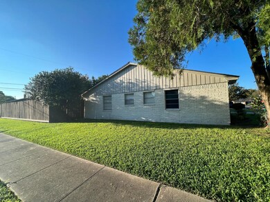 6018 Winterhaven Dr, Houston, TX 77087 - photo 3