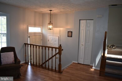 13345 Burkitts Rd, Fairfax, VA 22033 - photo 3