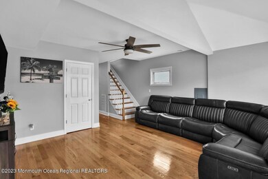 14 Illinois Ave Middletown-large-003-003