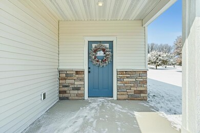 2924 Lavender Pkwy, Faribault, MN 55021 - photo 4