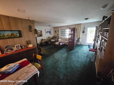 LIVING / DINING ROOM