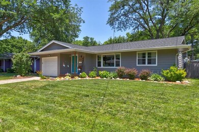 4913 Lawnwoods Dr, Des Moines, IA 50310 - photo 3