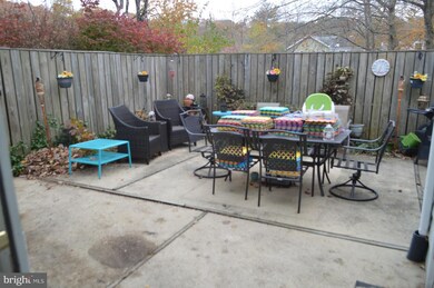 12140 Dove Cir, Laurel, MD 20708 - photo 3