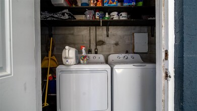 WASHER/DYER ROOM