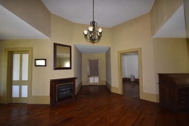 210 Brooklyn Ave, Linden, TN 37096 - photo 2