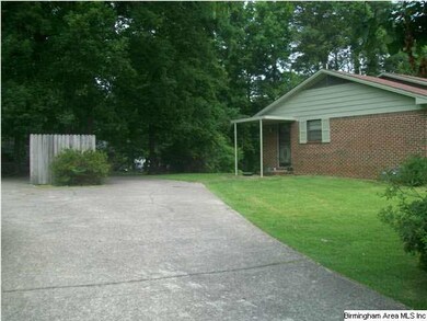 Upper driveway easy entrance to kitchen