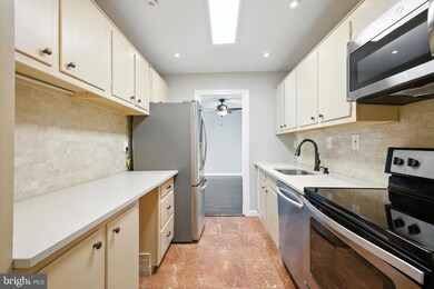 Washingtonian Tower unit 2208, Gaithersburg, MD 20878 - photo 7