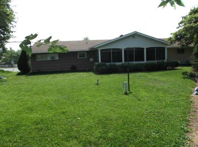 590 Miller Ln, Whitehall, PA 18052 - photo 3