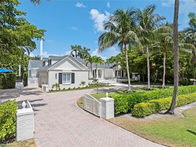 2700 Treasure Ln, Naples, FL 34102 - photo 2