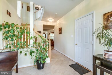 12906 Wood Crescent Cir, Herndon, VA 20171 - photo 4