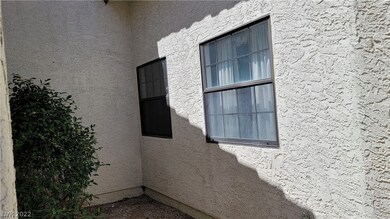 Cute courtyard that can become a wonderful sitting