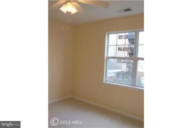 12917 Centre Park Cir unit 217, Herndon, VA 20171 - photo 5