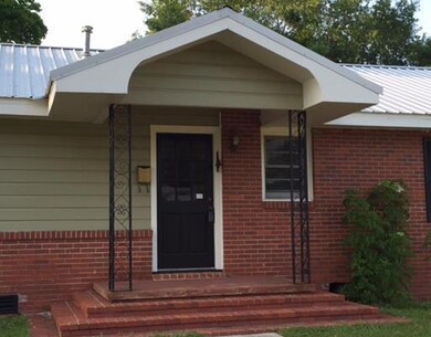 2121 Tucker Ave, Pascagoula, MS 39567 - photo 3