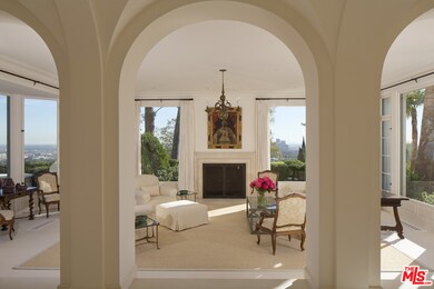 1270 Shadow Hill Way, Beverly Hills, CA 90210 - photo 4