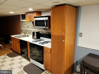 604 Clay Dr, Conshohocken, PA 19428 - photo 4