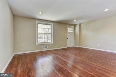1037 Foxcroft Ln, Essex, MD 21221 - photo 4