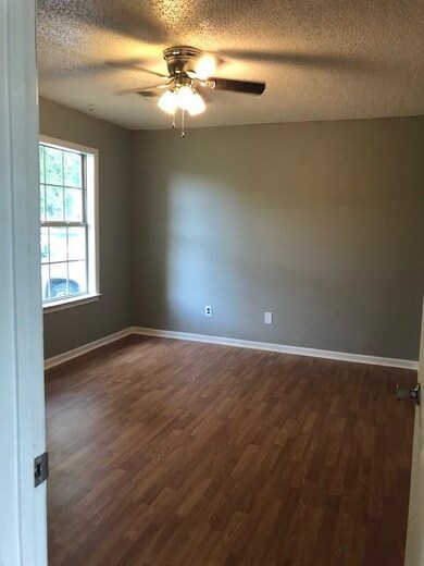 114 Doak St, Shelbyville, TN 37160 - photo 3