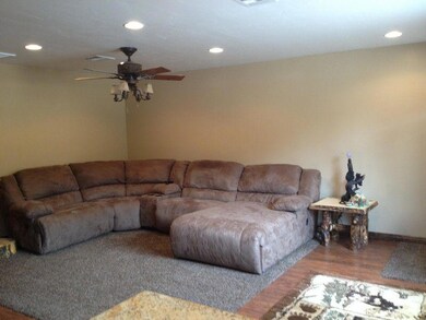 69073-Living Room