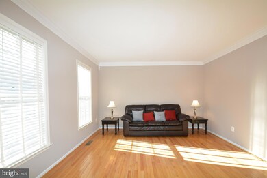 17004 Gatlin Ct, Woodbridge, VA 22191 - photo 5