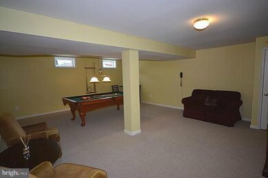 5638 Compton Ln, Sykesville, MD 21784 - photo 3