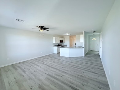 3004 Fountain Dr, Salina, KS 67401 - photo 6