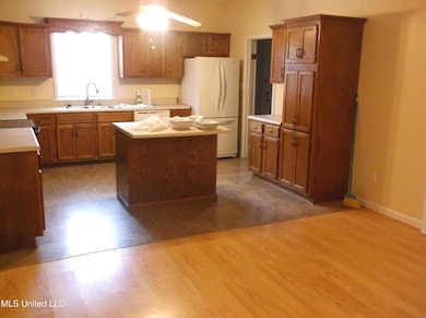 2113 Summit Holmesville Rd, McComb, MS 39648 - photo 2