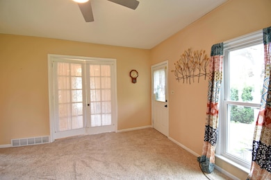 406 6th Ave SW, Independence, IA 50644 - photo 3