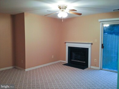 16302 Taconic Cir, Dumfries, VA 22025 - photo 6