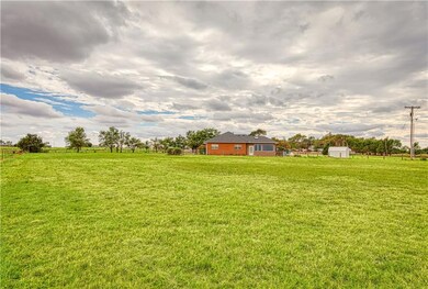 4715 E 3rd St, Elk City, OK 73644 - photo 4