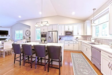 220 Village Ln unit 220, Bellingham, MA 02019 - photo 3