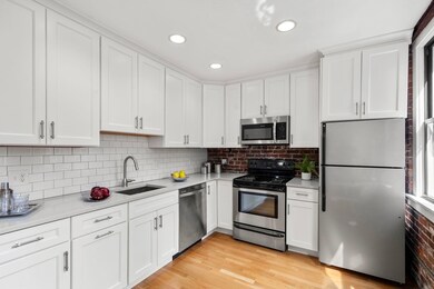 13 Thacher St unit 2, Boston, MA 02113 - photo 7