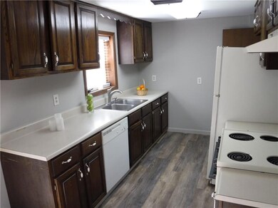 5901 Emmaus Rd, Emmaus, PA 18049 - photo 3