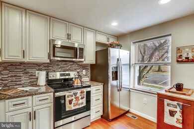 19602 Twinflower Cir, Germantown, MD 20876 - photo 2