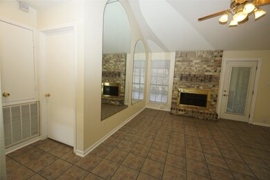 7926 Split Oak Dr, Houston, TX 77040 - photo 4