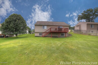 2512 Lawncrest Dr NE, Grand Rapids, MI 49505 - photo 7