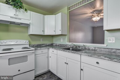 12538 Granite Ridge Dr, North Potomac, MD 20878 - photo 6