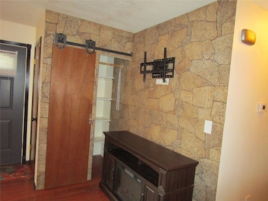 108 Jeremy Ln, Holcomb, KS 67851 - photo 7