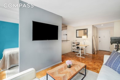 241 E 76th St unit 2G, New York, NY 10021 - photo 5