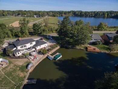 Gorgeous waterfront views!