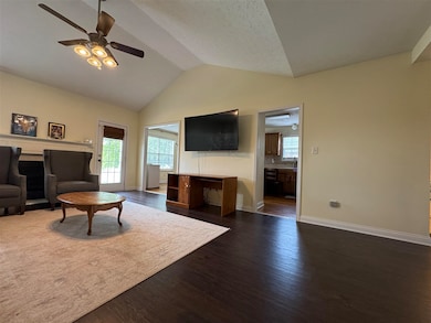 3615 Clear Spring St, Bowling Green, KY 42104 - photo 4