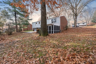 140 E Edgewood Dr, Canonsburg, PA 15317 - photo 5