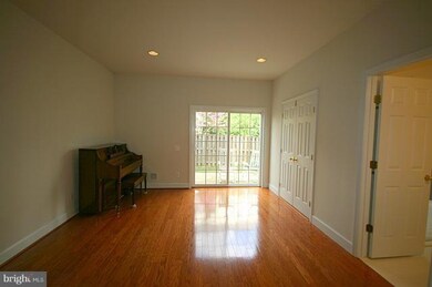 9253 Laurel Ridge Crossing Rd, Lorton, VA 22079 - photo 5