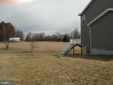 1423 Mallard Dr E, Chambersburg, PA 17202 - photo 3