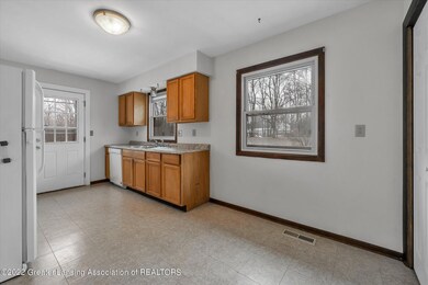07-712-Hyatt-St-WindowStill-Real-Estate-