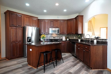 13954 Shoreside Cir, Savage, MN 55378 - photo 3